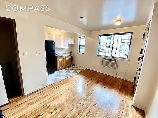 223 9th St #1F - Photo 2 of 8
