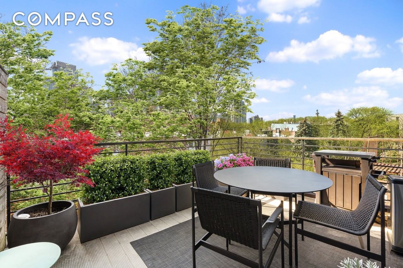 256 Cumberland St #4 - Photo 5 of 12