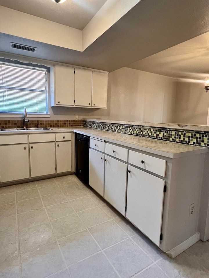 8807 Pica Ct - Photo 4 of 19