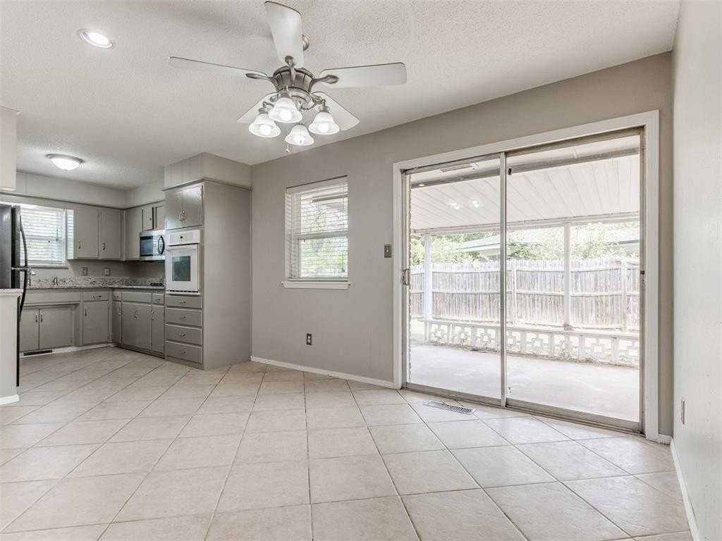 339 Rosewood Dr - Photo 5 of 21