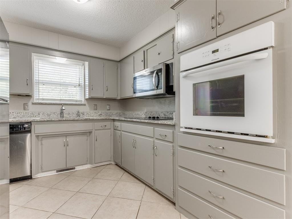 339 Rosewood Dr - Photo 6 of 21