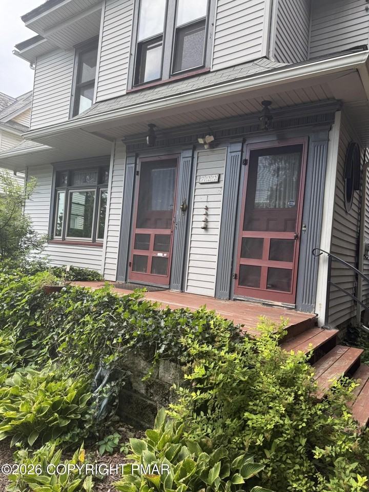 722 Scott St #B - Photo 2 of 23