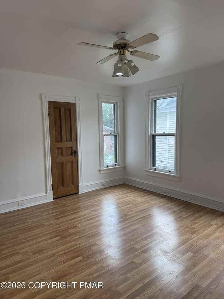 722 Scott St #B - Photo 6 of 23