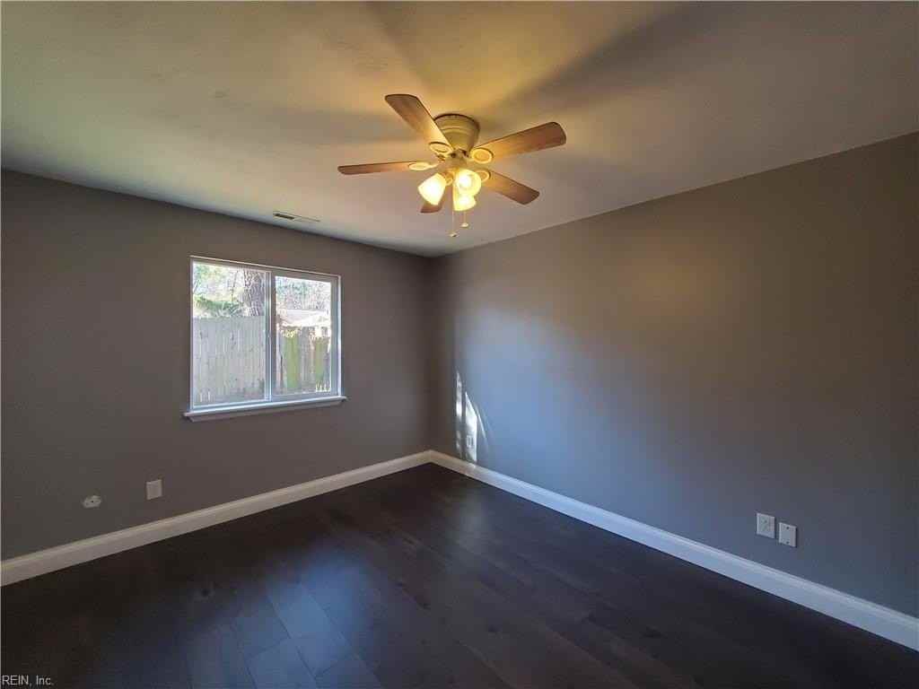 1425 Goldfinch Ln - Photo 5 of 17