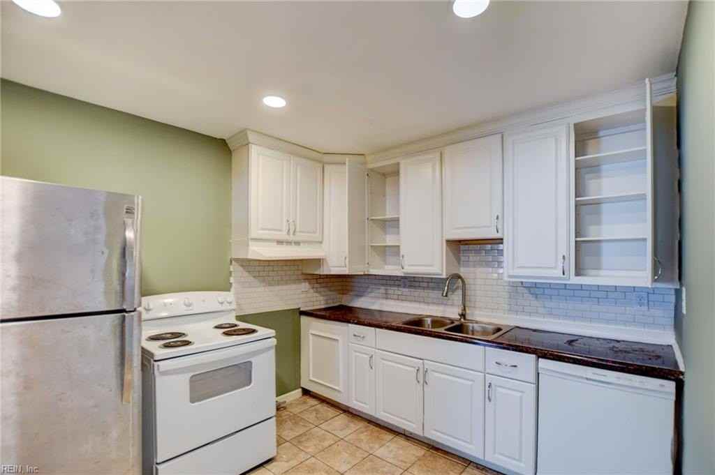 1324 Corprew Ave #B - Photo 3 of 31