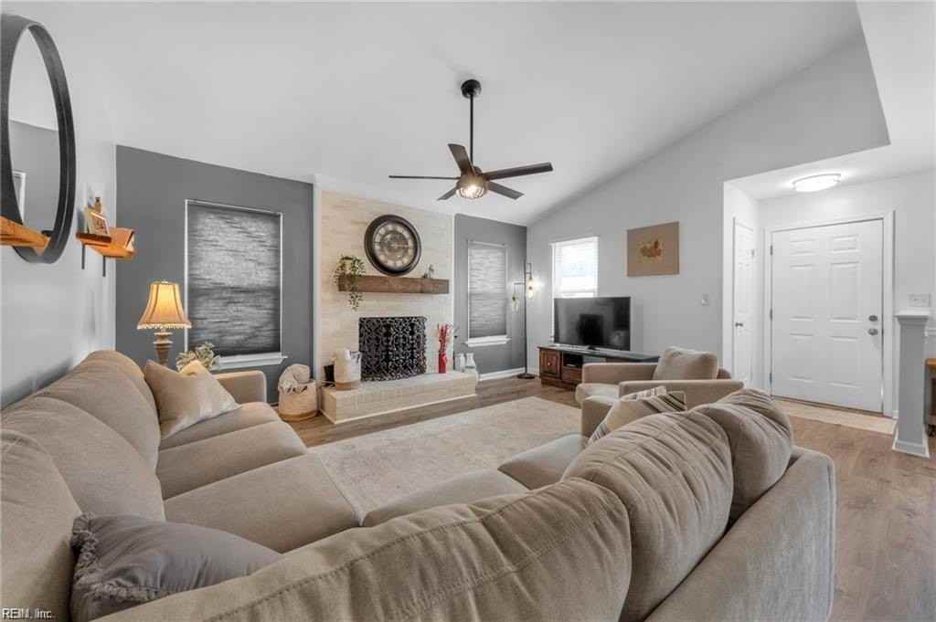 1528 Millington Dr - Photo 4 of 33