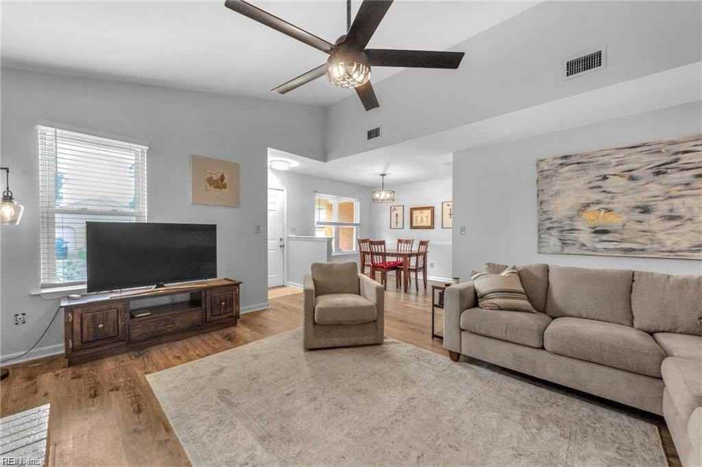 1528 Millington Dr - Photo 5 of 33
