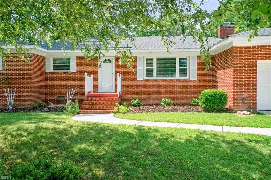 2348 Great Neck Cir - Photo 2 of 40