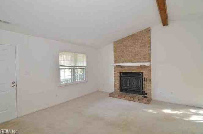 1020 Tealwood Dr - Photo 3 of 14