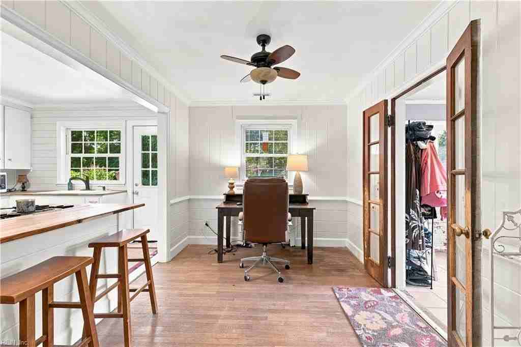 12 N Greenfield Ave - Photo 5 of 17