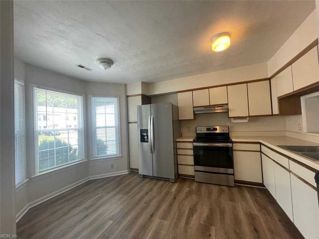 4613 Stonebridge Ln - Photo 3 of 22