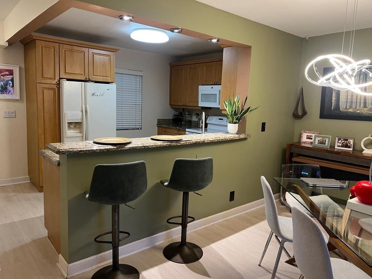 424 Se 10th St #104 - Photo 6 of 14