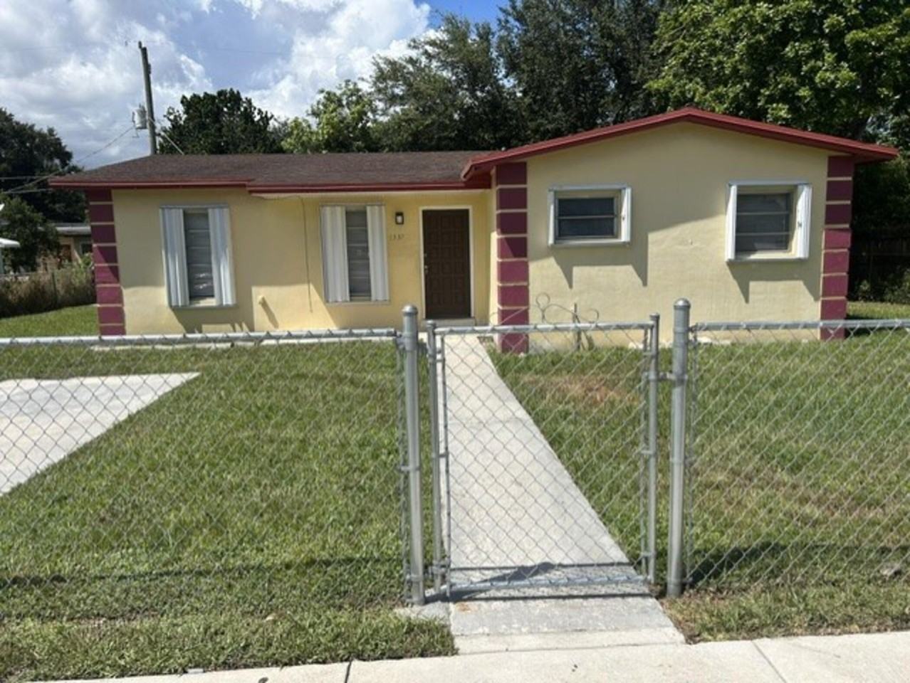 1337 Nw 112th Ter - Photo 2 of 28