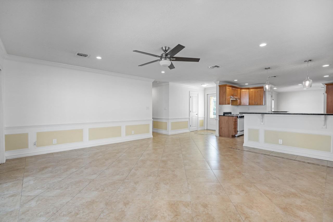 3697 Holly Dr - Photo 5 of 38