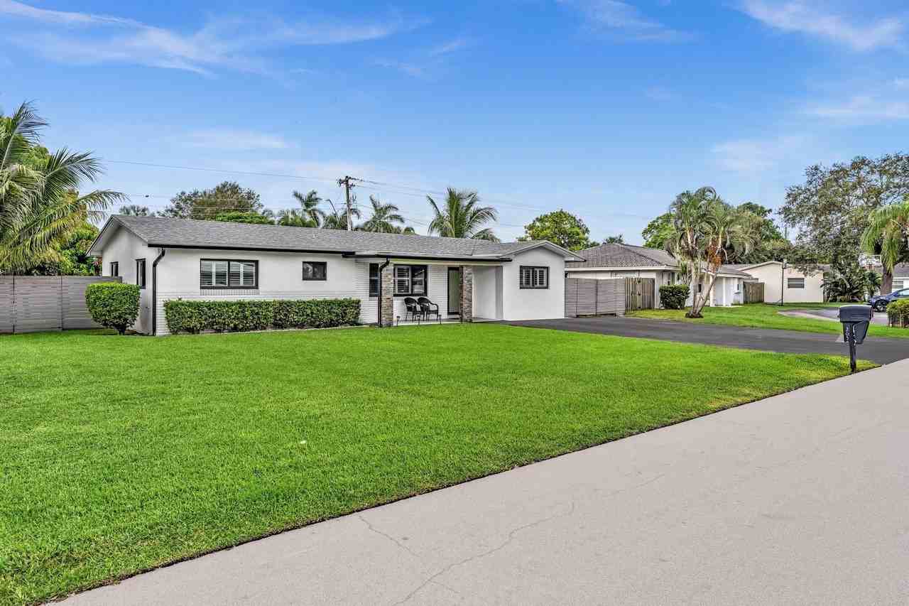 2056 Park Pl - Photo 4 of 50