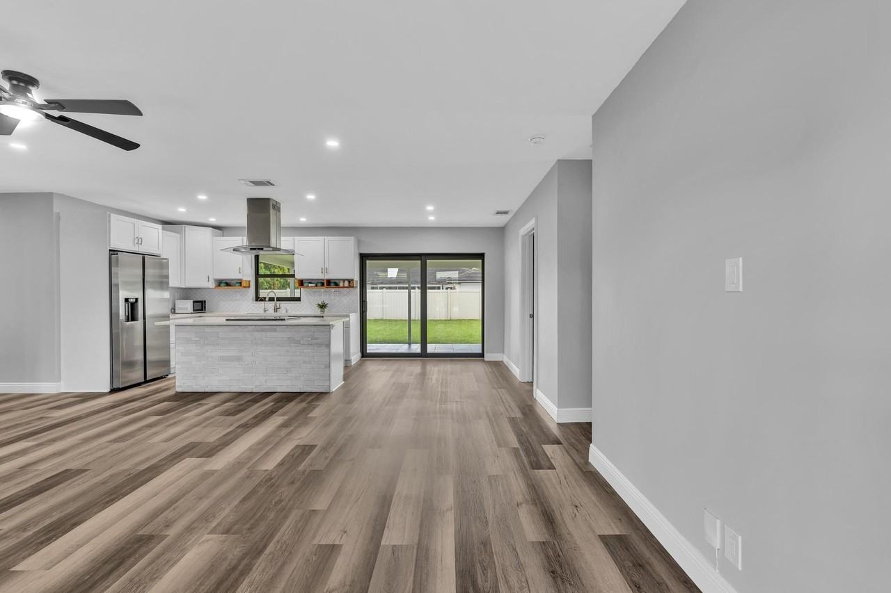 2056 Park Pl - Photo 5 of 50