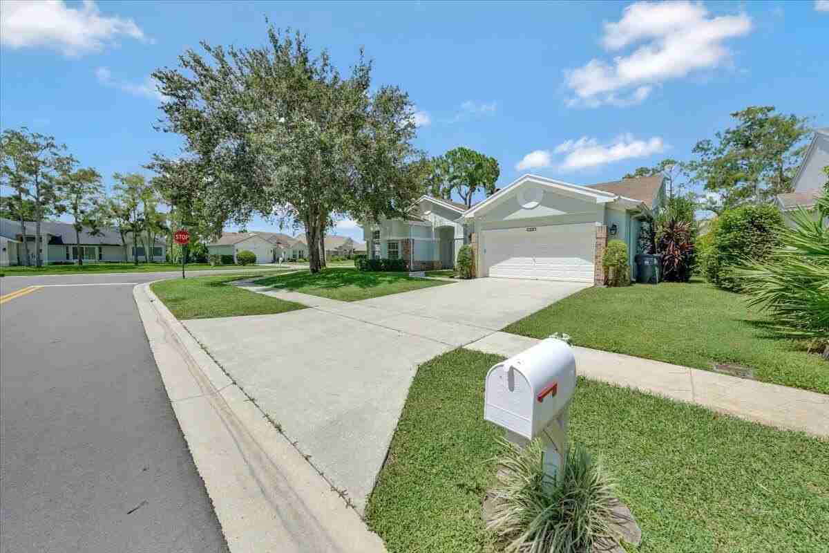 1040 Wild Cherry Ln - Photo 4 of 50