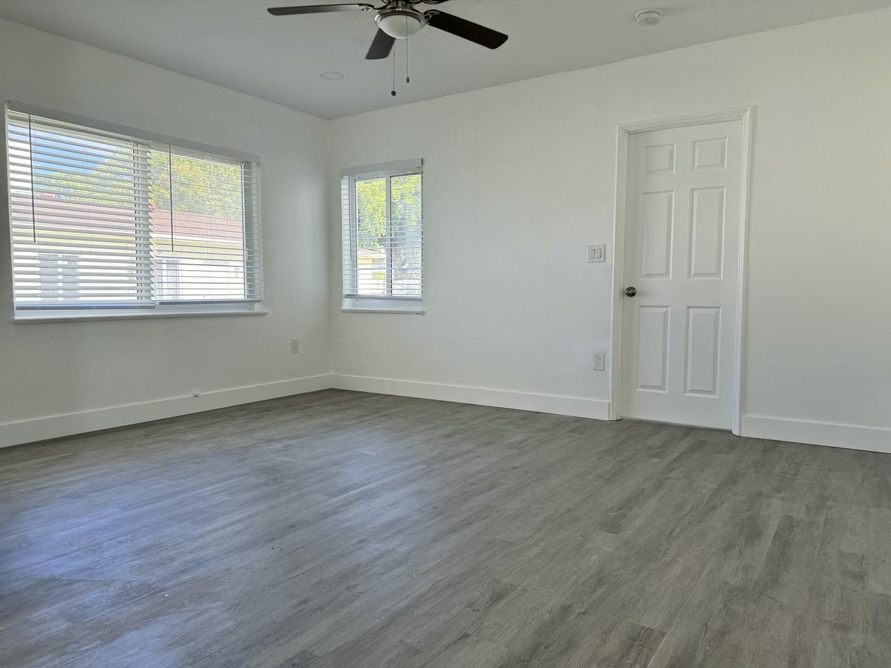 1833 Madison St - Photo 4 of 12