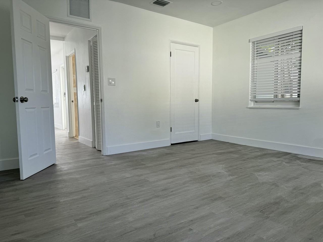 1833 Madison St - Photo 7 of 12