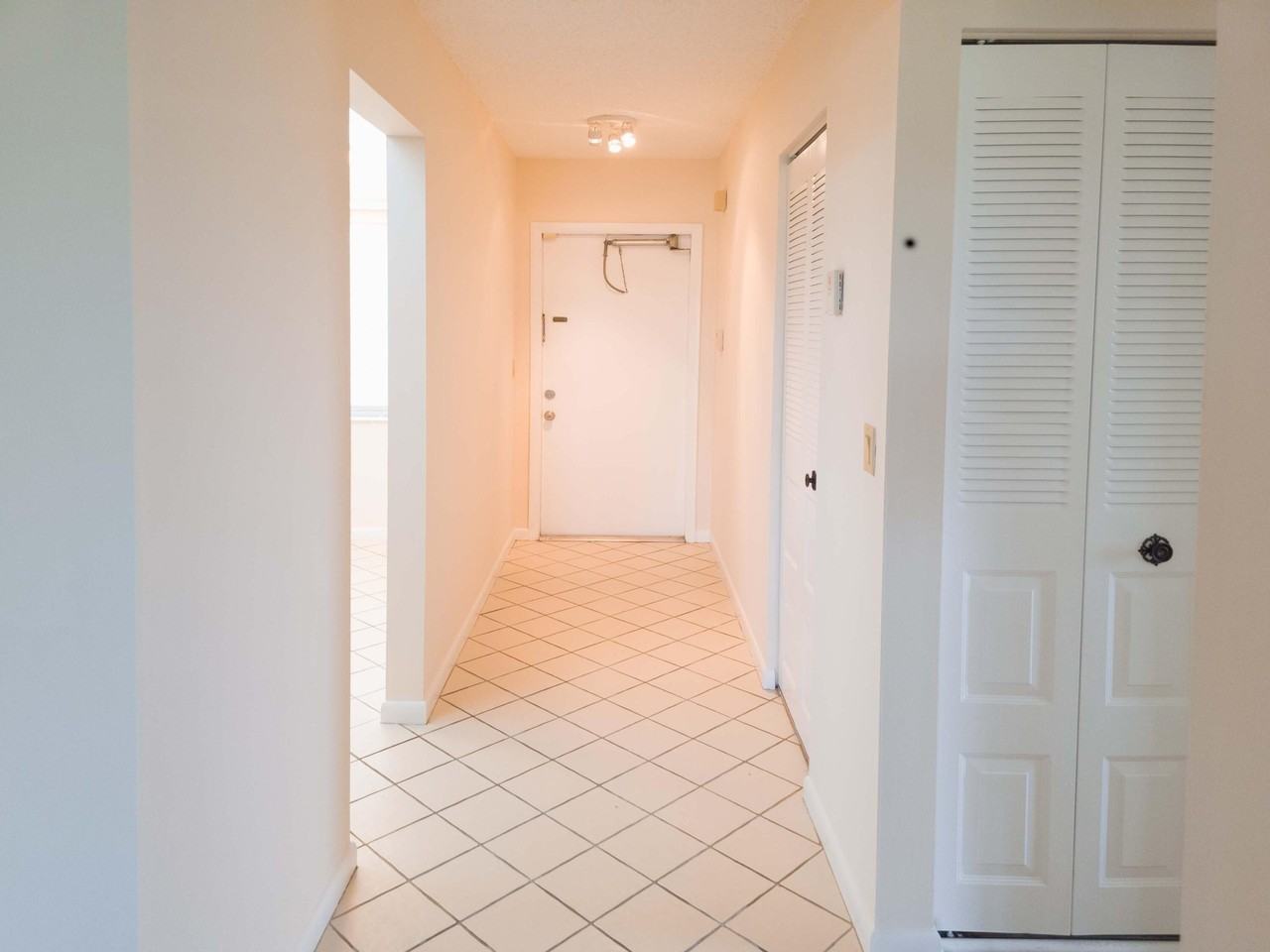 24 Abbey Ln #301 - Photo 3 of 19