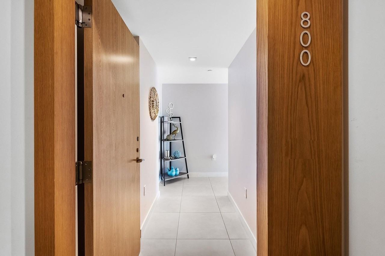 401 N Birch Rd #800 - Photo 2 of 24