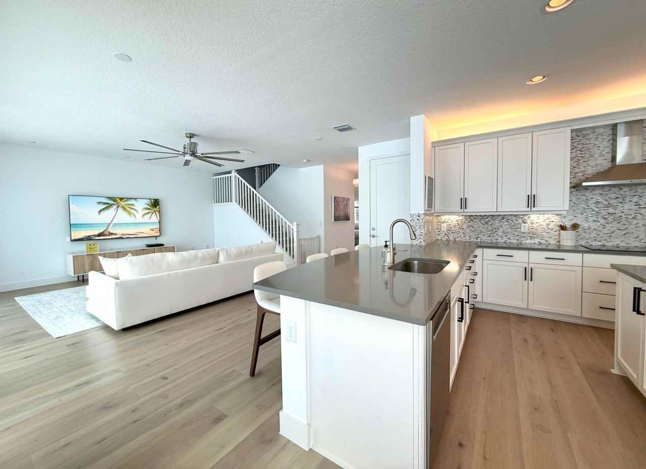 9842 Salty Bay Dr - Photo 6 of 38