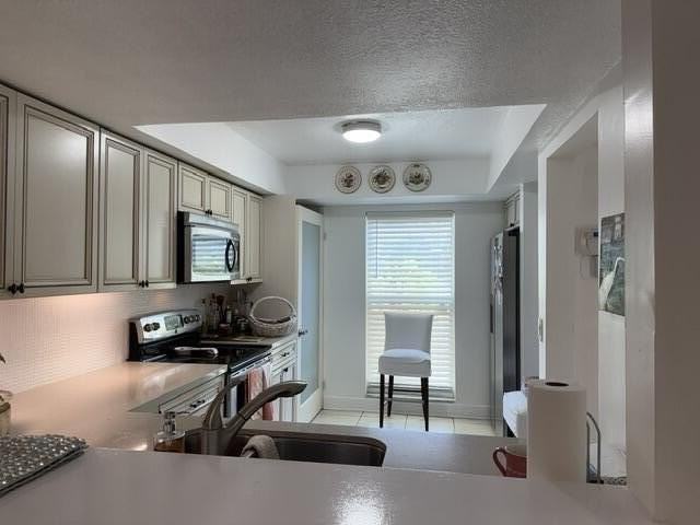 1723 Embassy Dr #103 - Photo 7 of 21