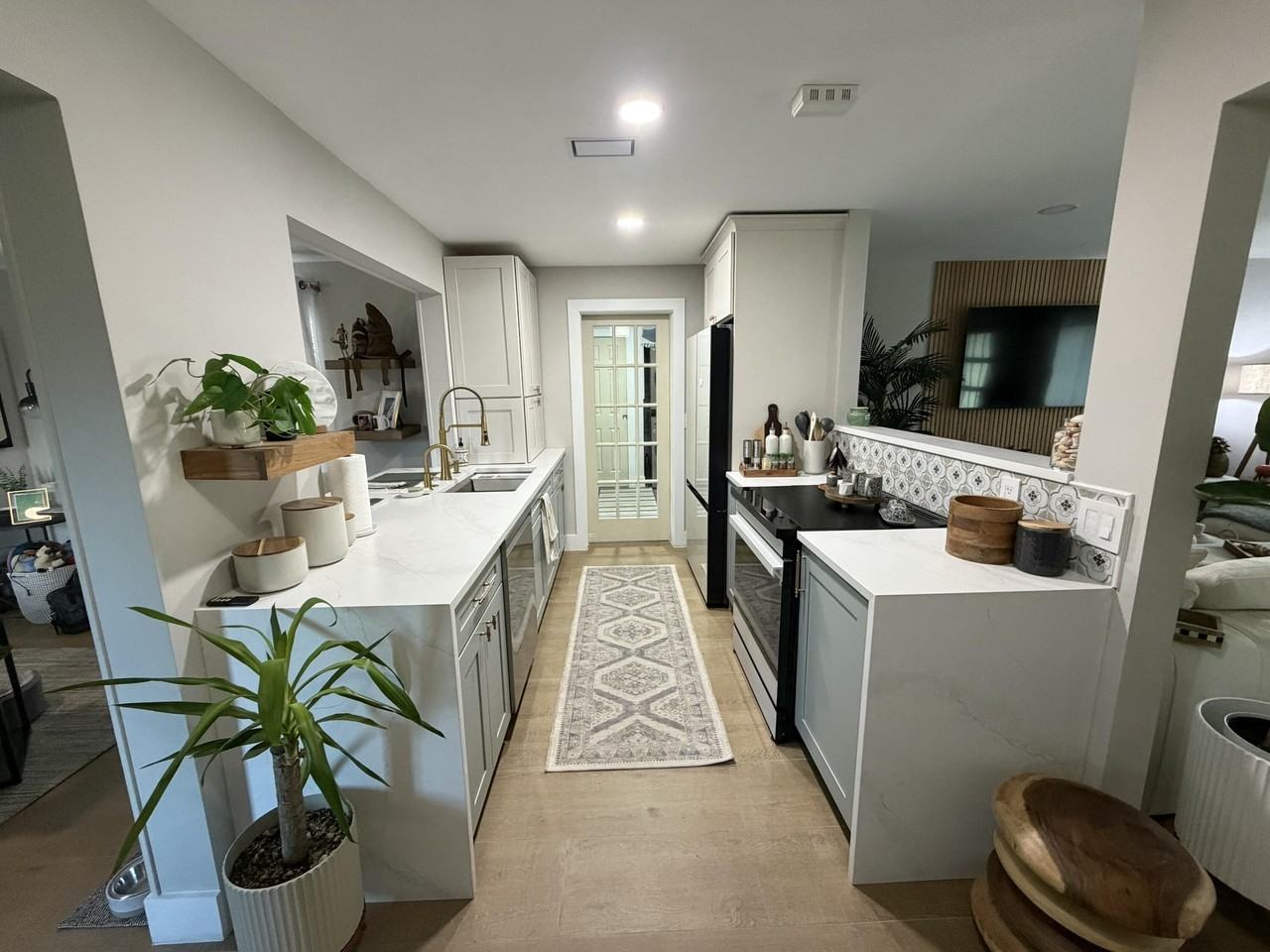 351 Mars Ave - Photo 6 of 26
