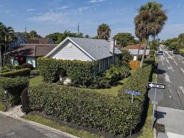 featured image of 629 N Lakeside Dr