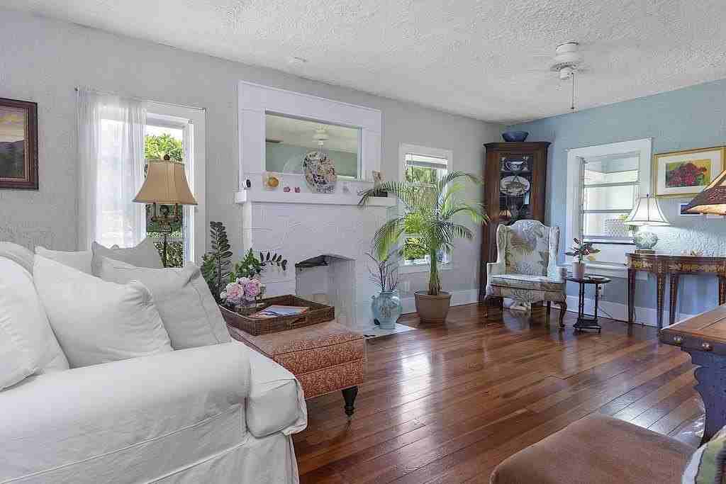 629 N Lakeside Dr - Photo 5 of 22