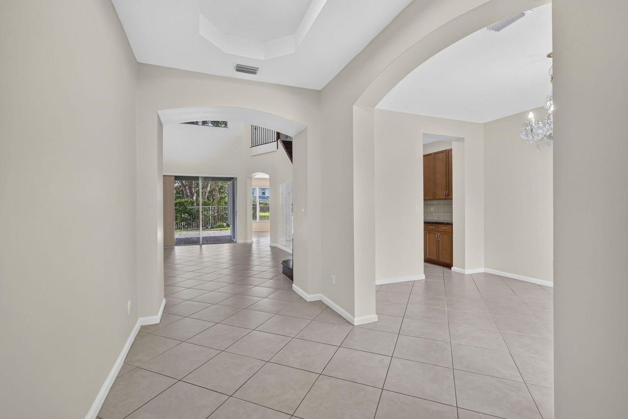9479 Sedgewood Dr - Photo 6 of 50