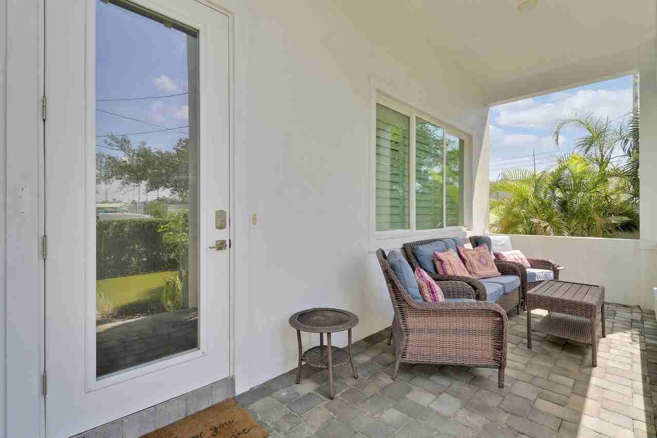 513 Sw Ocean Blvd - Photo 4 of 50