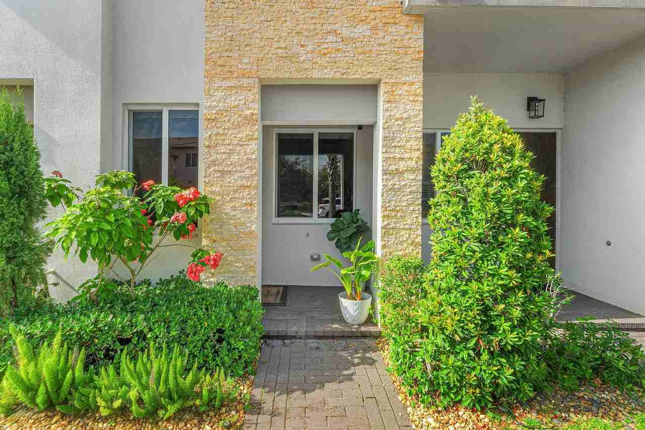 610 Pioneer Way - Photo 3 of 36