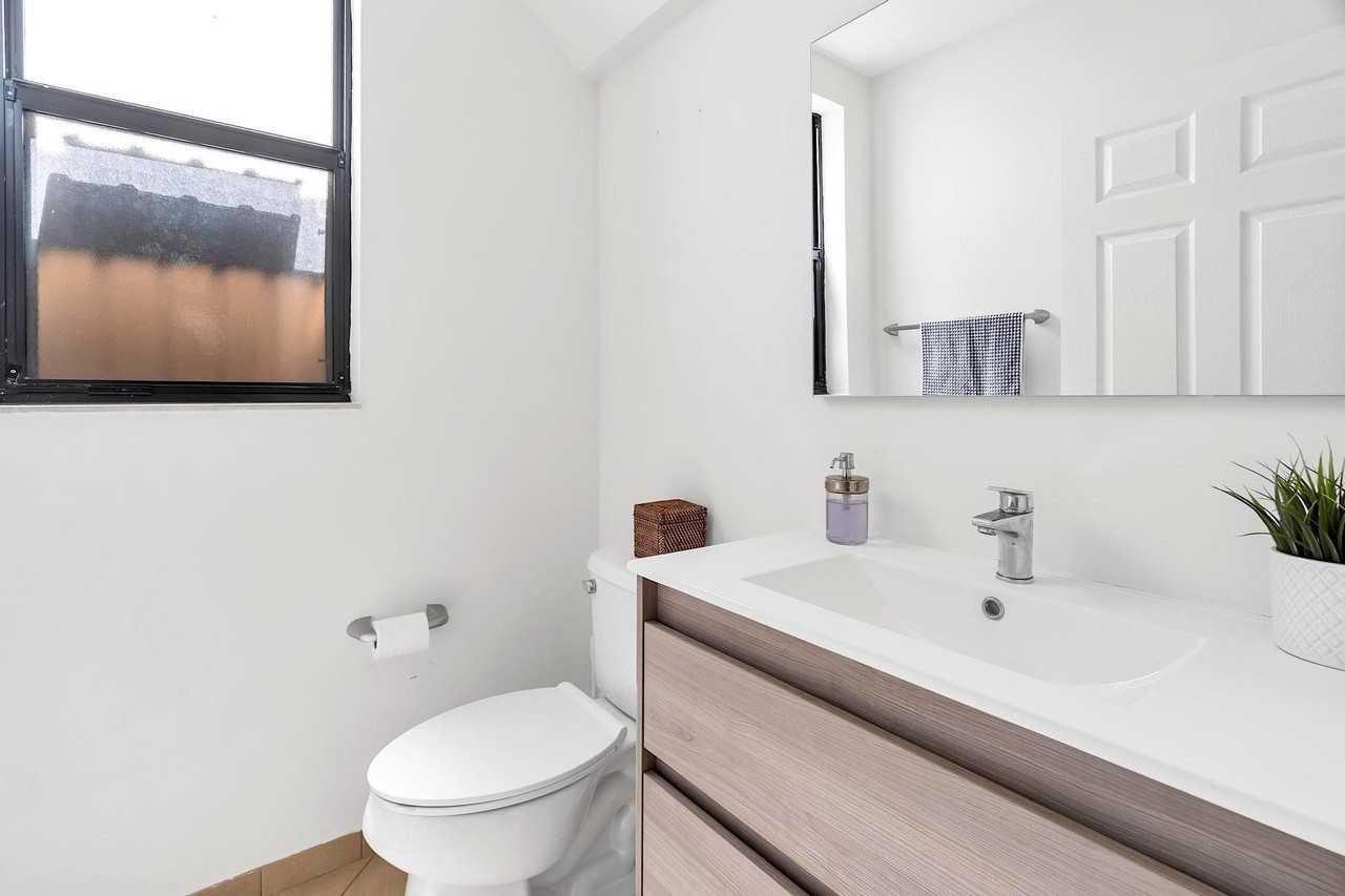 3548 W 88th St - Photo 7 of 50
