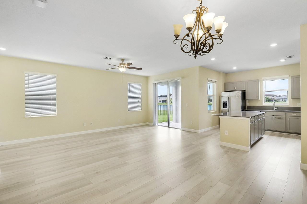 8292 Nw Greenbank Cir - Photo 4 of 25