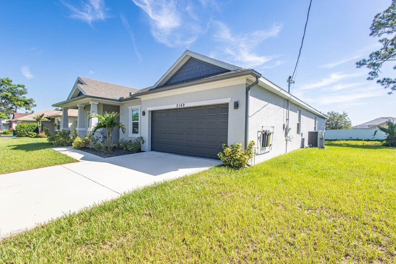 2149 Sw Susset Ln - Photo 4 of 50
