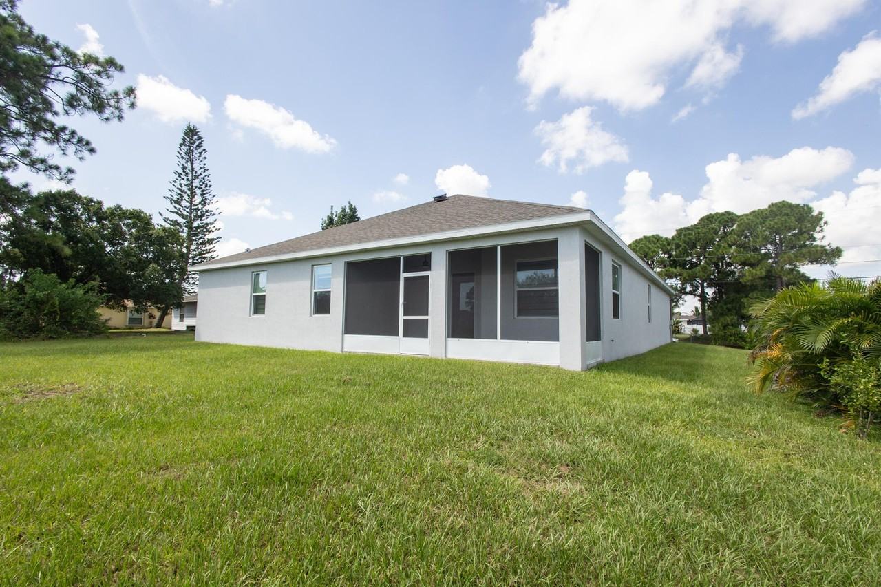 2149 Sw Susset Ln - Photo 6 of 50