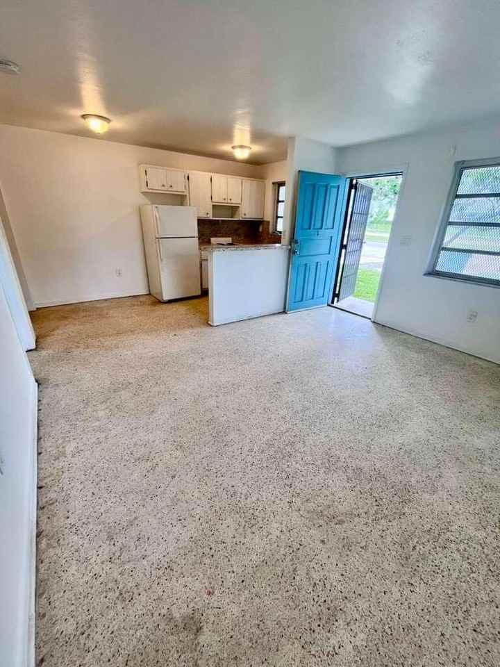 598 Douglas Rd #1 - Photo 2 of 7