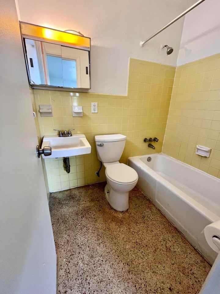 598 Douglas Rd #1 - Photo 6 of 7