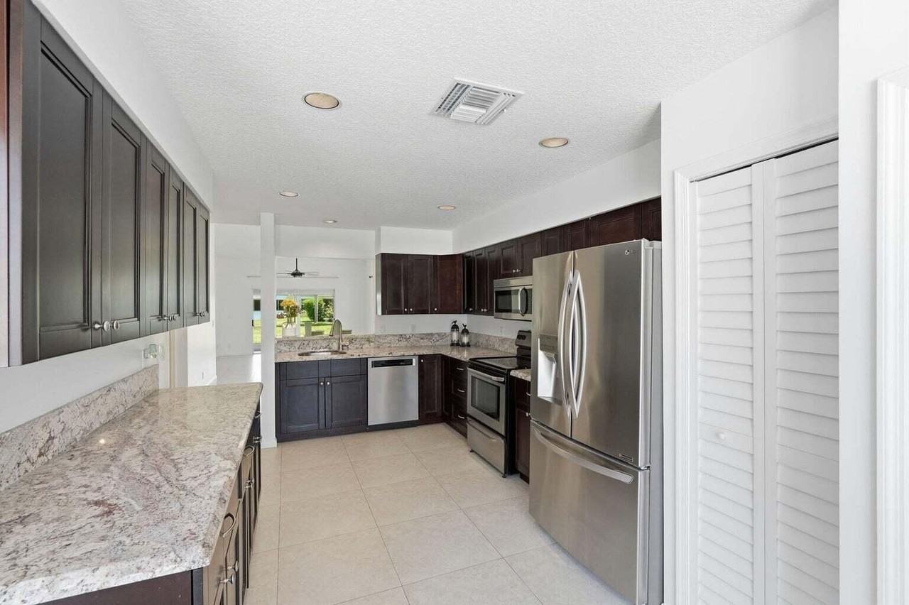 6616 Marissa Cir - Photo 4 of 28