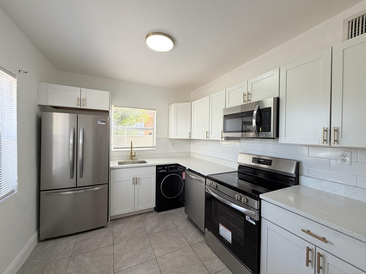 1010 Grant St - Photo 7 of 27