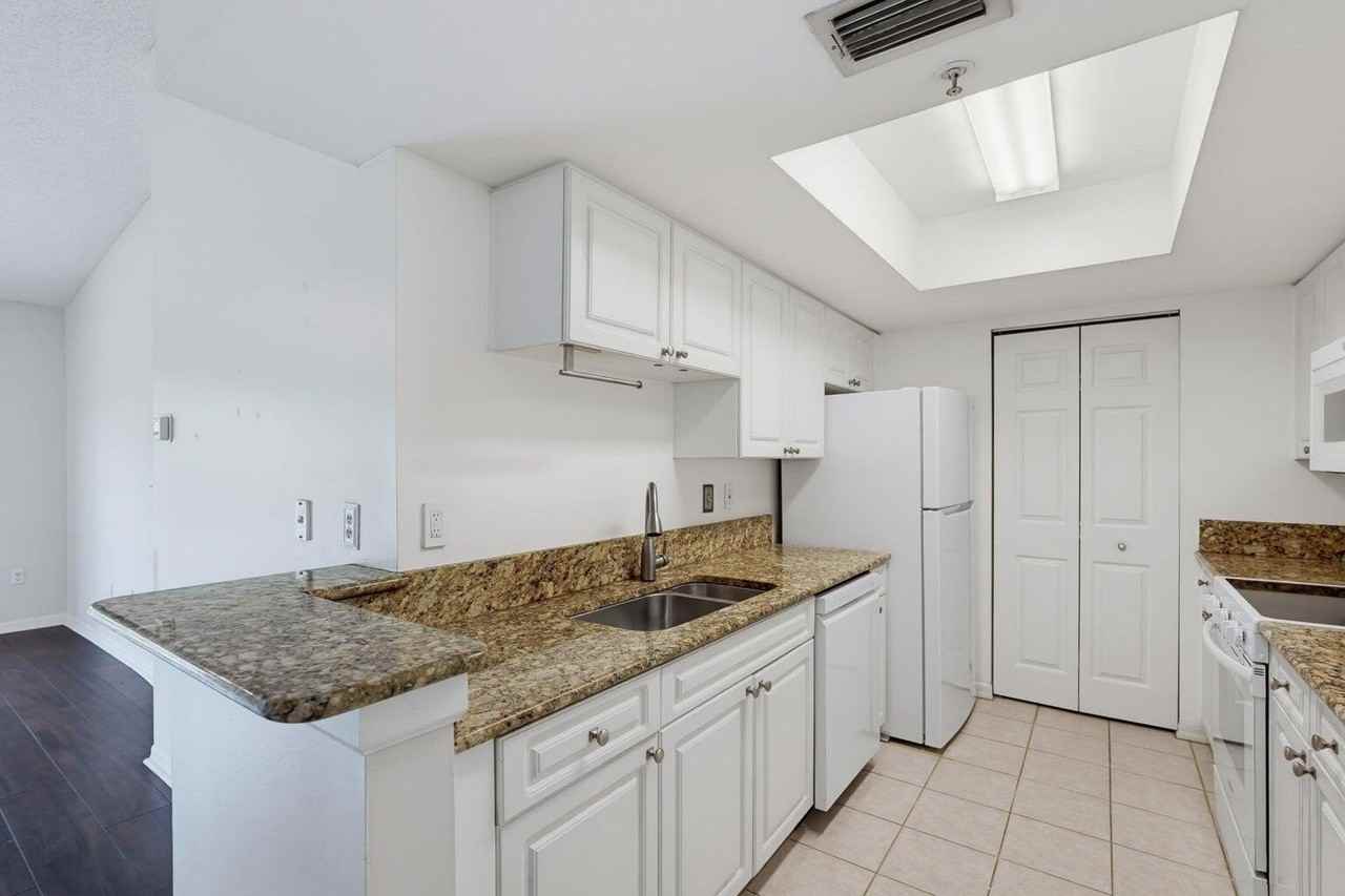 400 Crestwood Ct N #417 - Photo 3 of 50