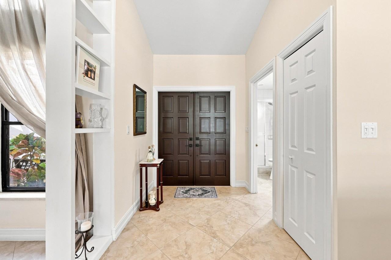 10455 Stonebridge Blvd - Photo 7 of 50