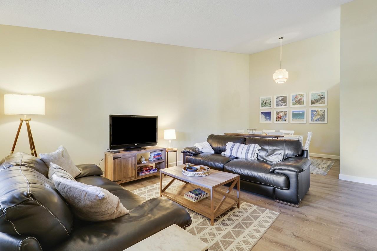 6414 Chasewood Dr #F - Photo 3 of 31
