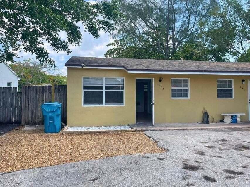 243 Se 25th Ave - Photo 2 of 8