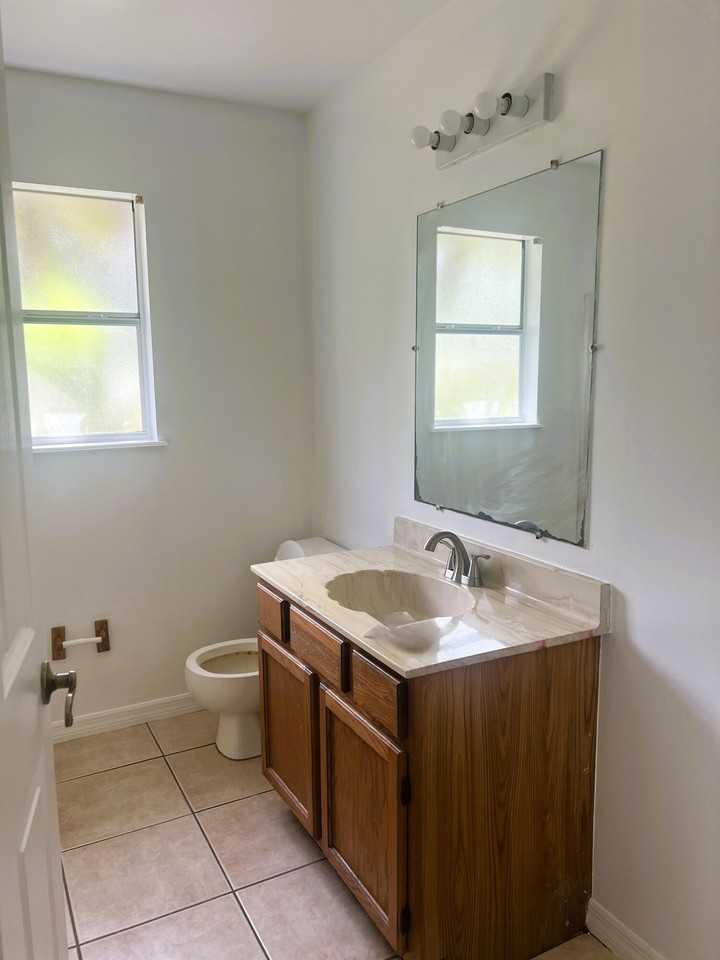 7801 San Carlos Dr - Photo 4 of 4