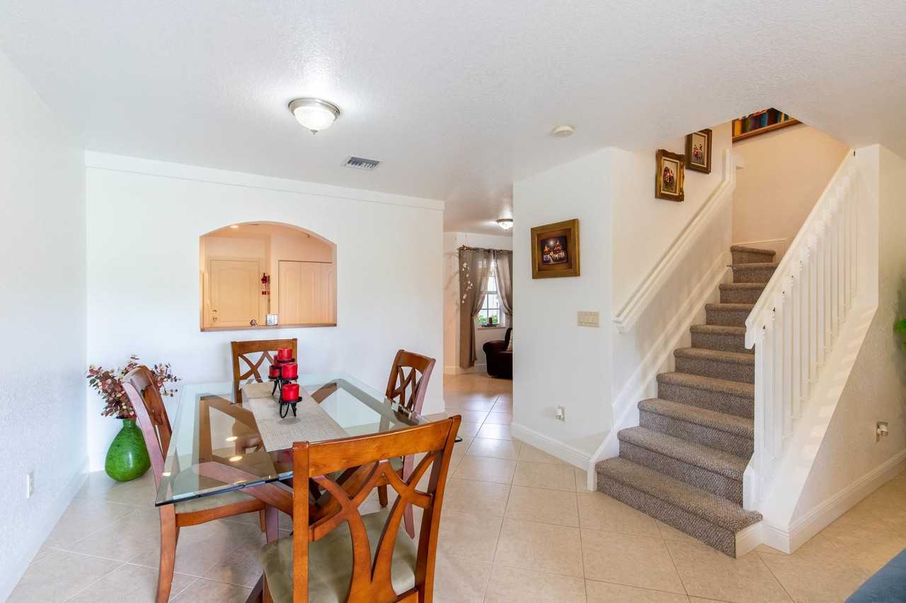 12764 Westhampton Cir - Photo 6 of 23