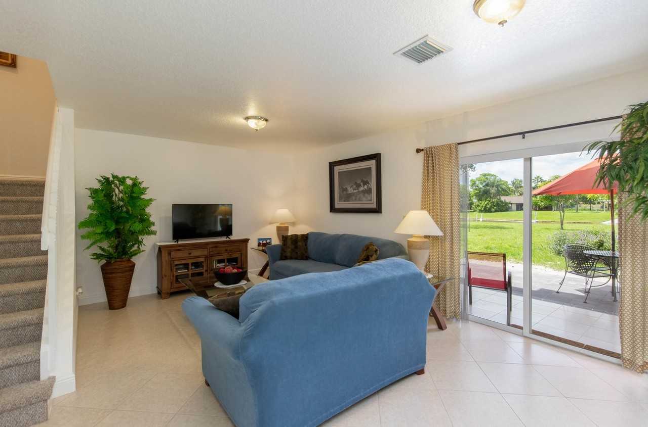 12764 Westhampton Cir - Photo 7 of 23