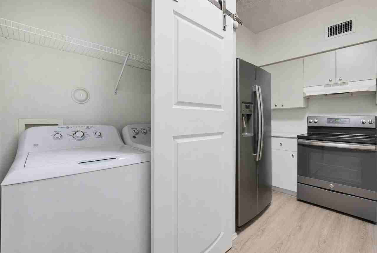 350 Crestwood Cir #306 - Photo 6 of 23
