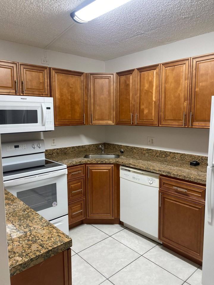 4709 Sable Pine Cir #B1 - Photo 2 of 15